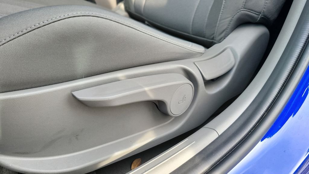 Certified Used 2023 Blue Hyundai SE image 16