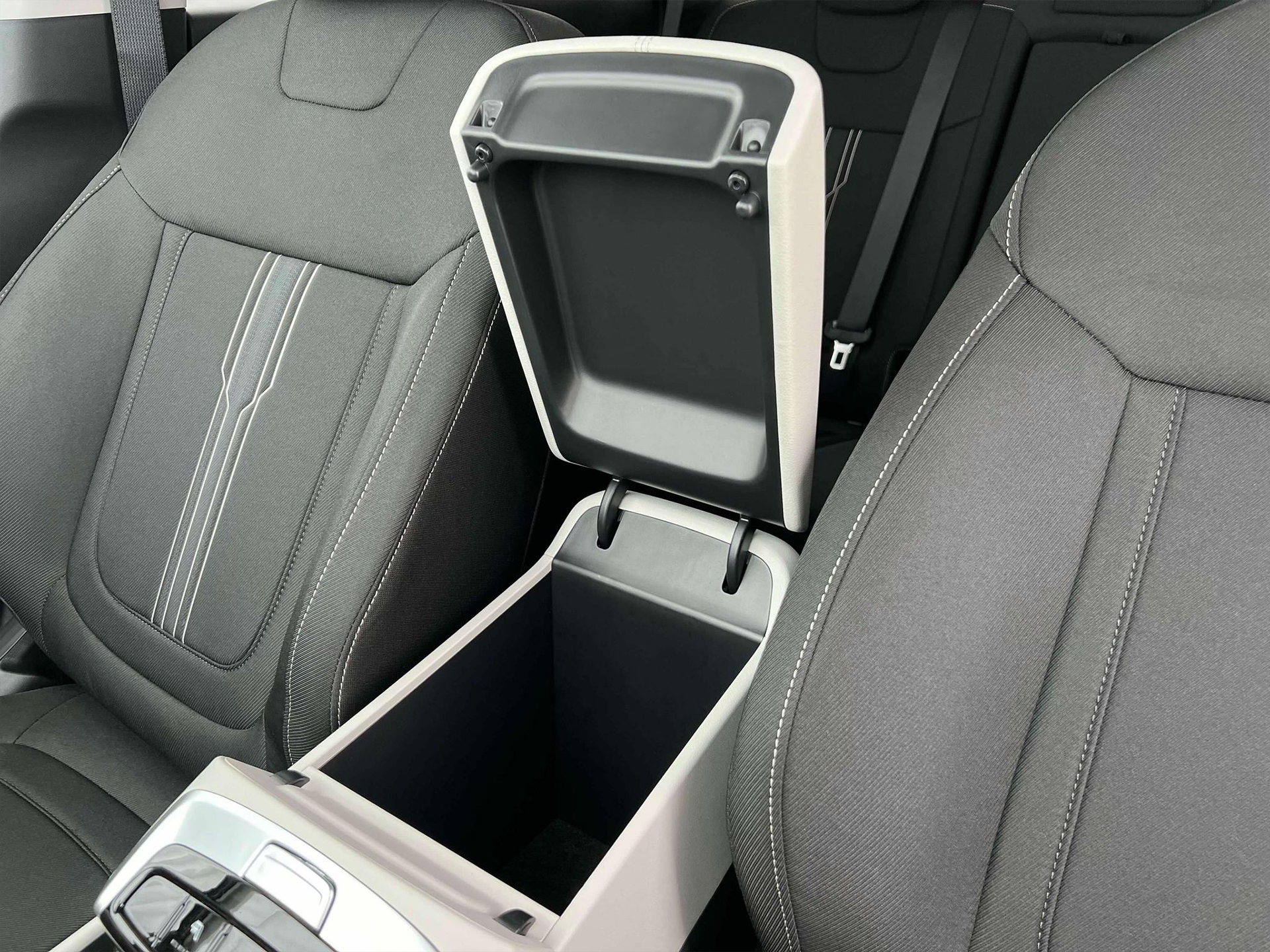 New 2024 Blue Hyundai SEL AWD image 18