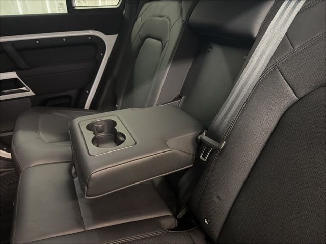 2023 Land Rover Defender S - Photo 15