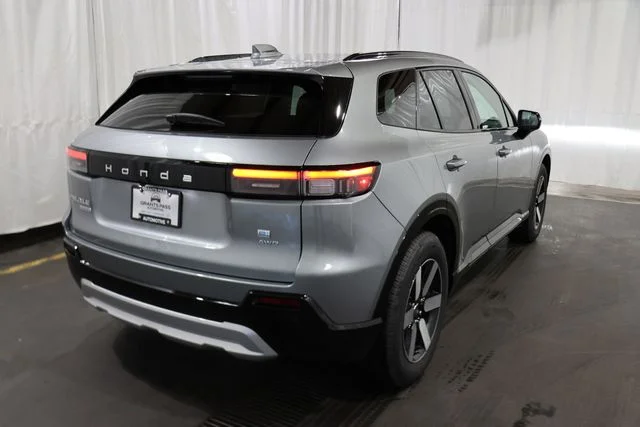 New 2026 Mercury Silver Metallic Honda Touring image 4