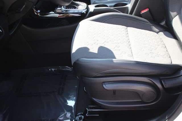 Used 2024 White Kia S image 22