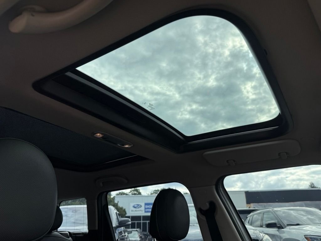 Used 2019  MINI  image 30