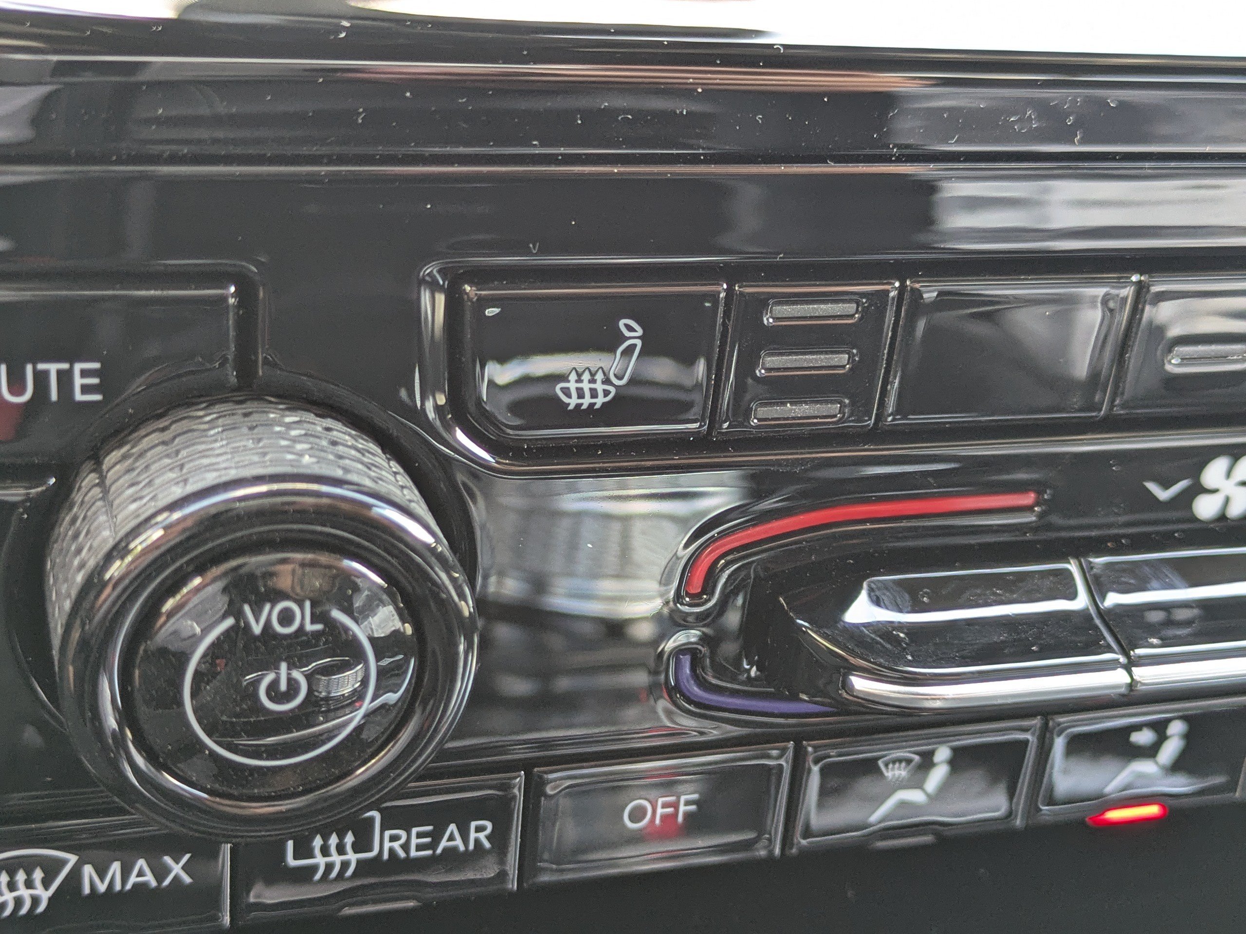 New 2026 Silver Zynith Exterior Paint Jeep Laredo X image 26