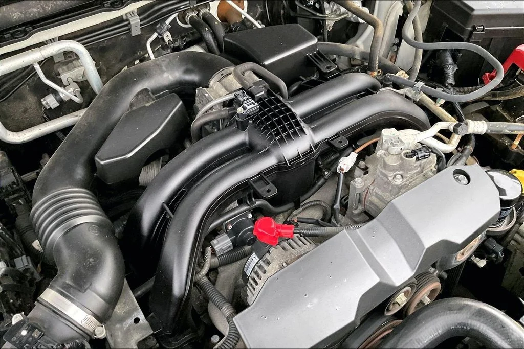 Used 2018 White Subaru 2.5i image 35