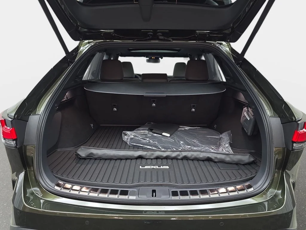 New 2026 Nori Green Pearl Lexus LUXURY image 12