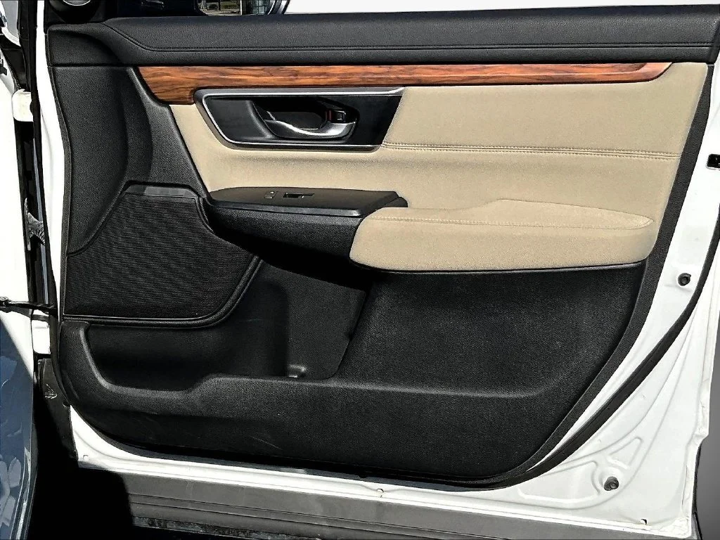 Used 2022 White Honda EX image 28