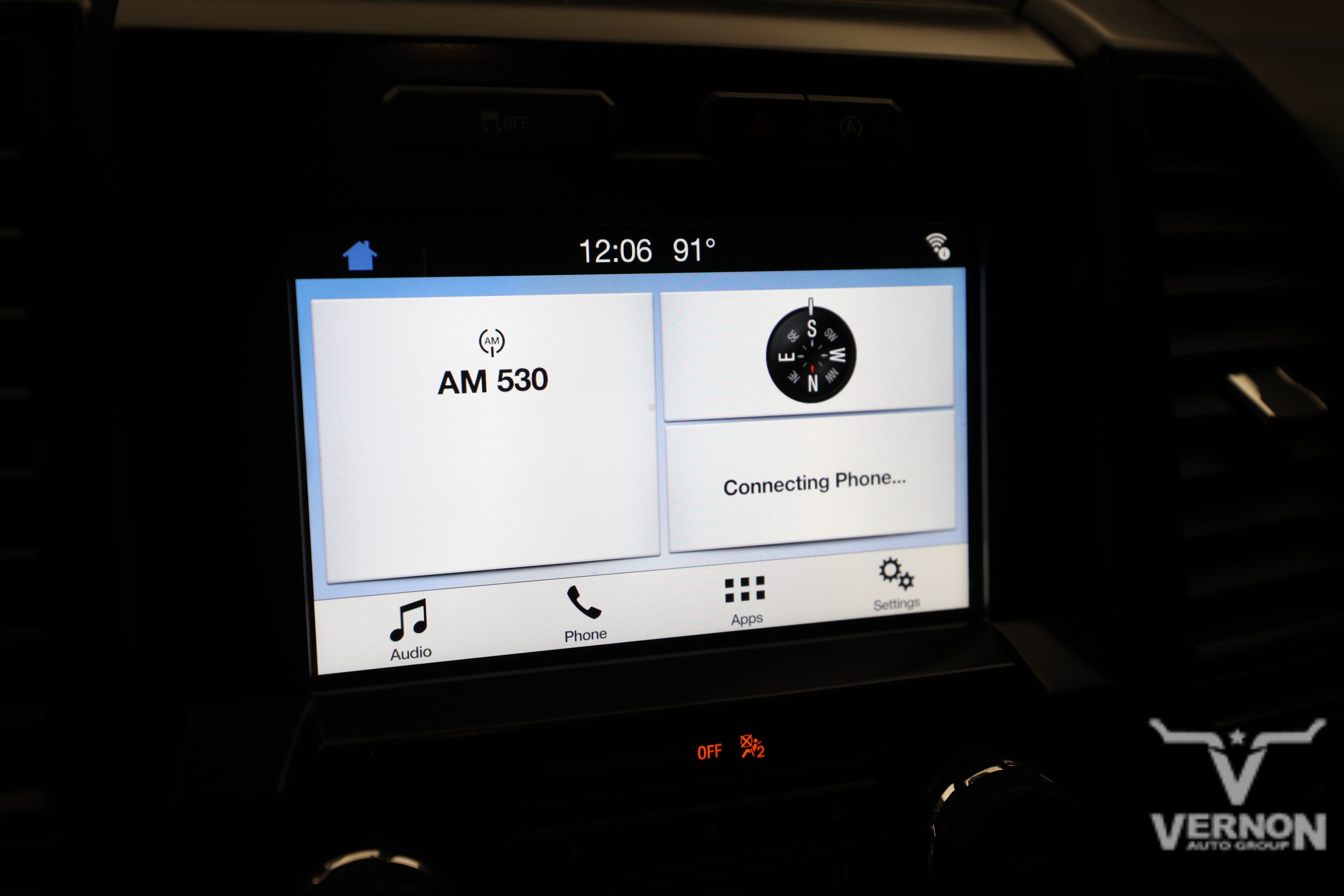 Used 2017 Shadow Black Ford Y image 25