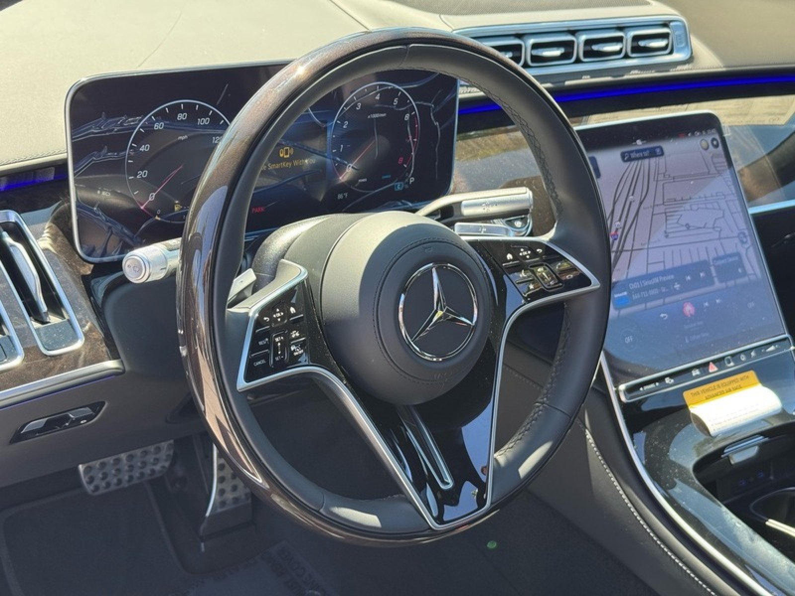 New 2026 MANUFAKTUR Moonlight White Metallic Mercedes-Benz S 580 4MATIC® Sedan image 22
