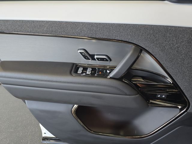 Certified Used 2025 White Land Rover Dynamic SE image 29