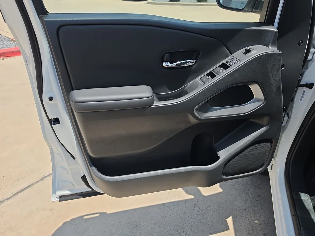 New 2026 Glacier White Nissan Crew Cab SV image 21