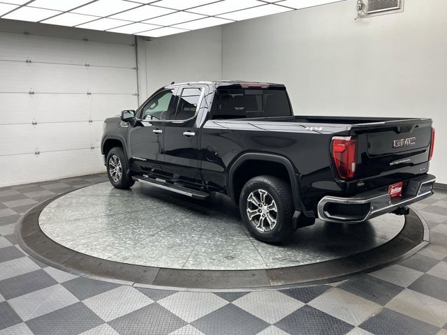 Used 2019 Onyx Black GMC SLT image 2