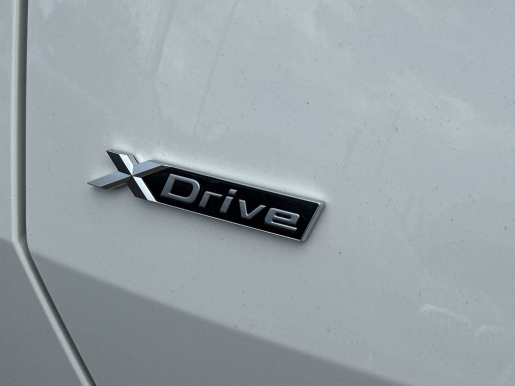 New 2026 Alpine White BMW 30 xDrive image 9