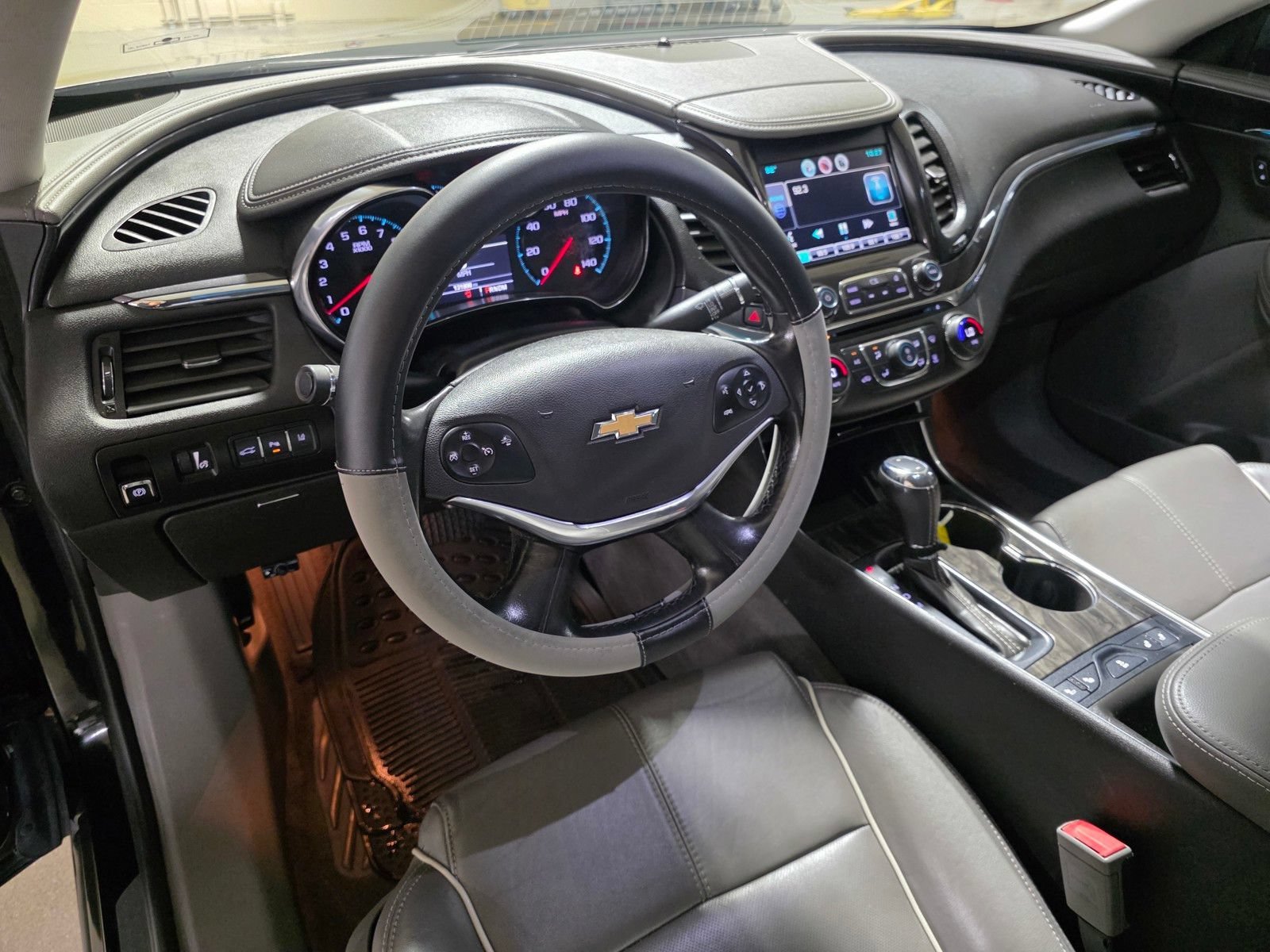 Used 2015 BLACK Chevrolet LTZ image 17