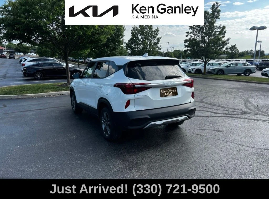 Certified Used 2022 White Kia LX image 7