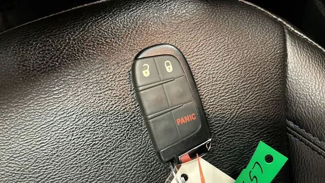 Used 2024 Silver Jeep Latitude image 19
