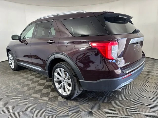 Used 2023 Red Ford Platinum image 9