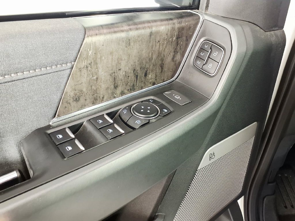 Used 2023 White Ford Lariat image 15