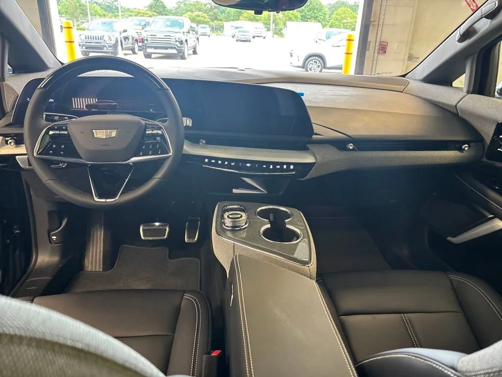2025 Cadillac OPTIQ Sport 1 - Photo 34