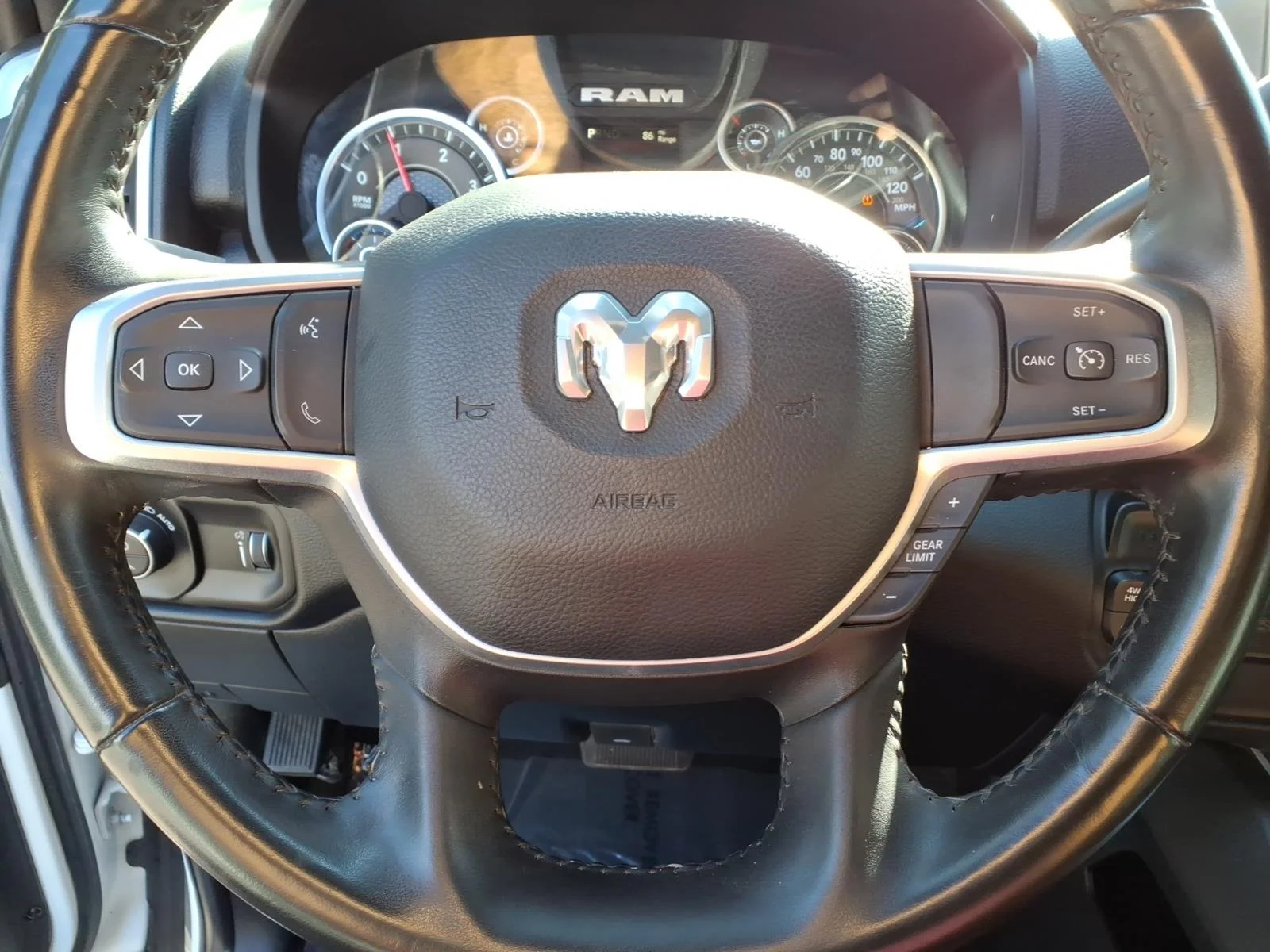 Used 2024 Bright White Clear Coat (pw7) RAM Big Horn image 21