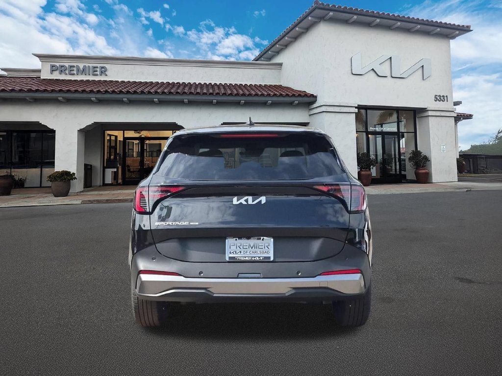 New 2027 Fusion Black Kia LX image 7