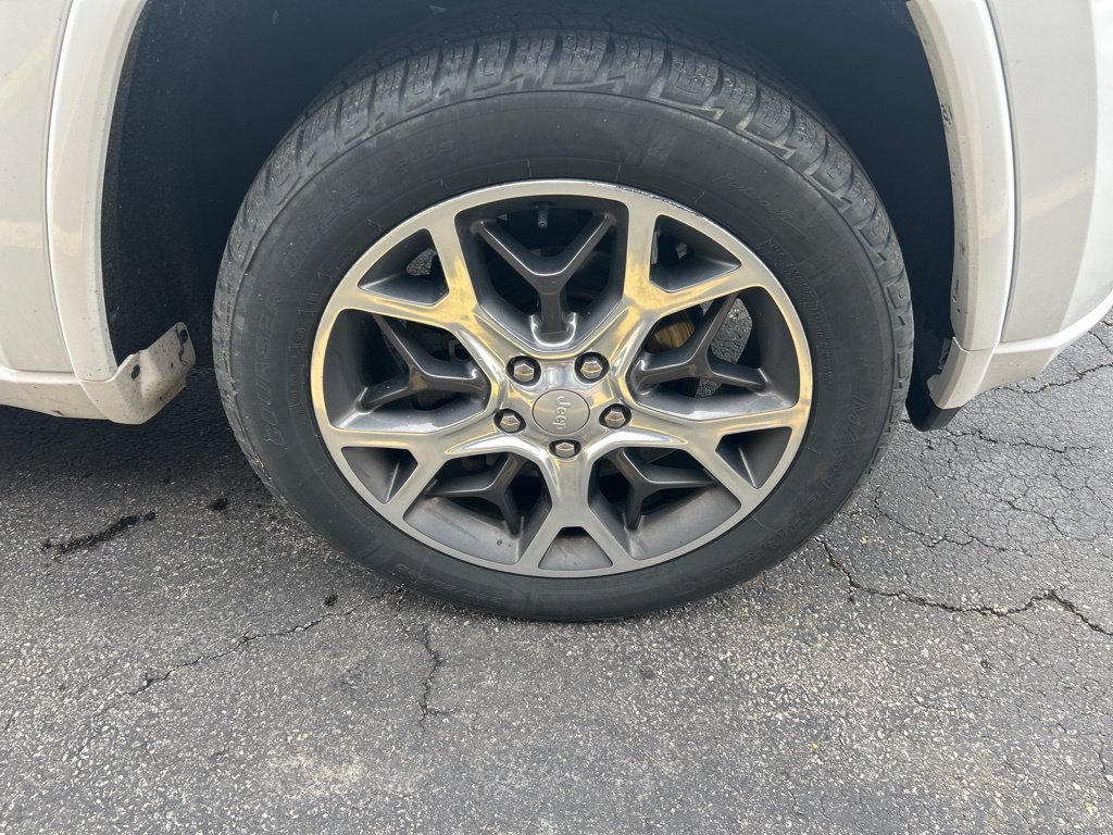 Used 2019 White Jeep Overland image 35