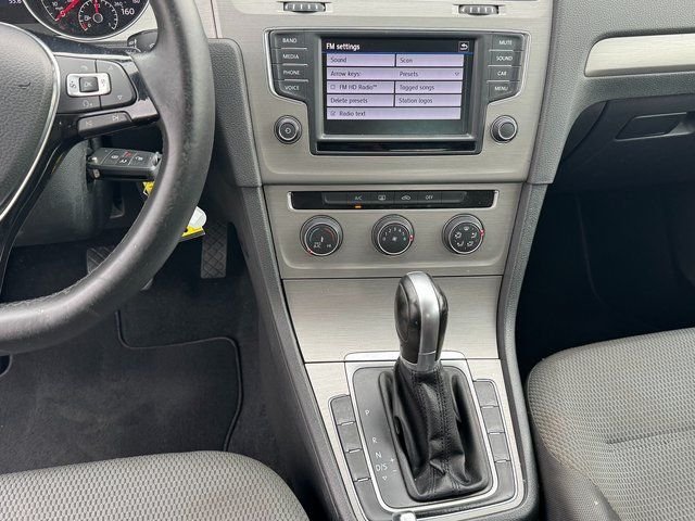 Used 2017 Blue Volkswagen TSI SE 4-Door image 16