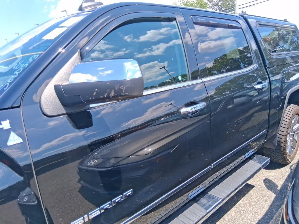 Used 2017 Black GMC SLT image 15