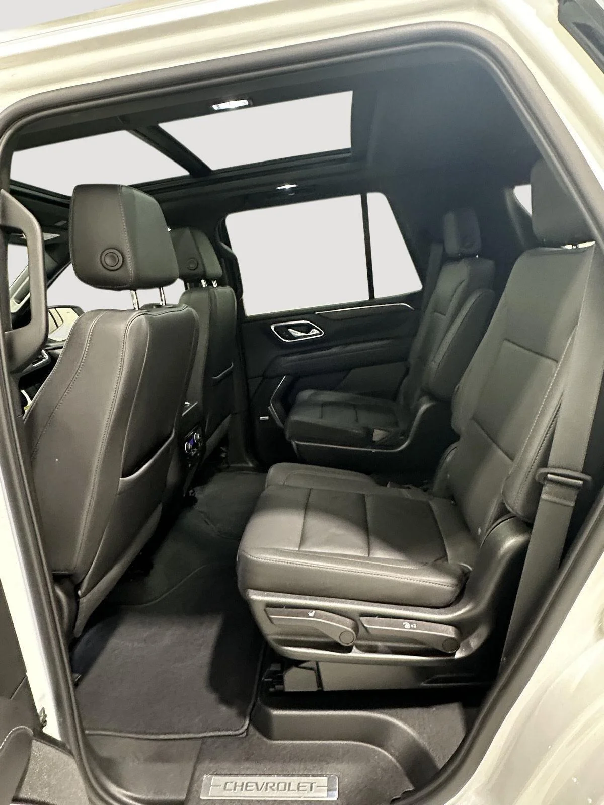 Used 2023 Summit White Chevrolet LT image 22