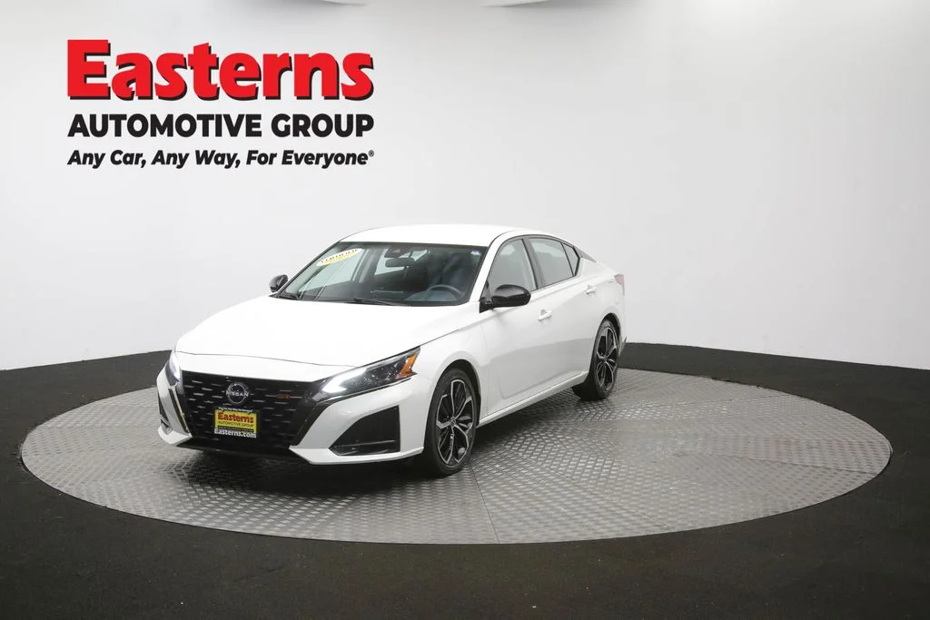 Used 2024 White Nissan 2.5 SR image 54