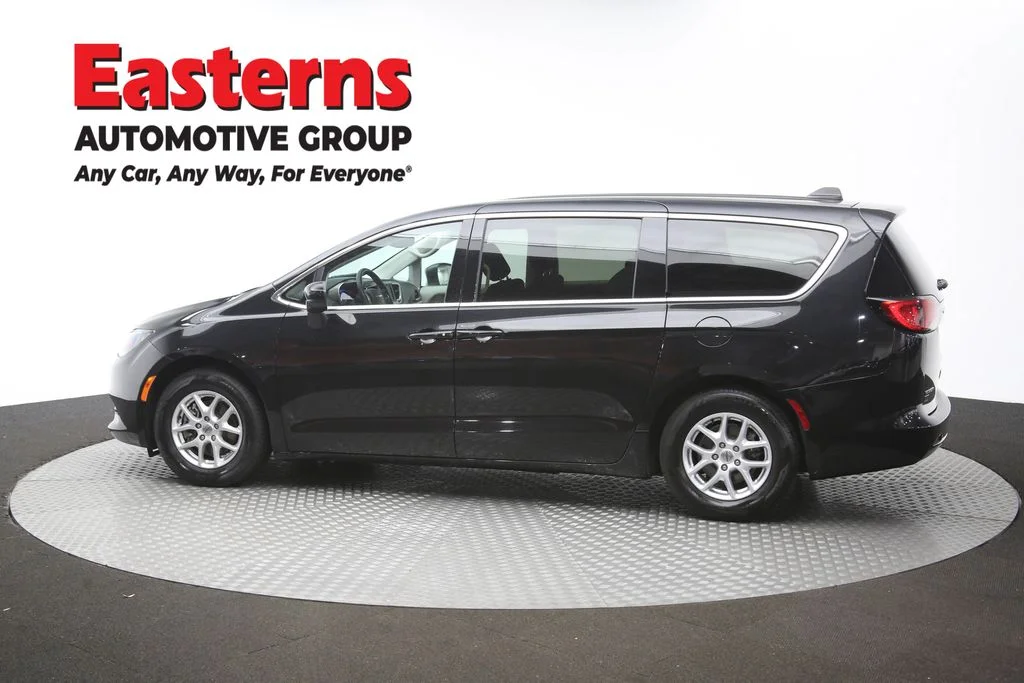 Used 2024 Black Chrysler LX image 62