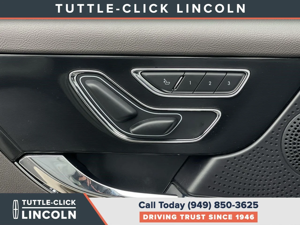 Used 2024 PRISTINE WHITE ME Lincoln Premiere image 33