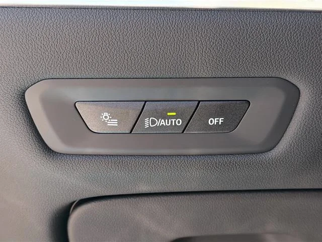 New 2026 Black Sapphire Metallic BMW xDrive40i image 34