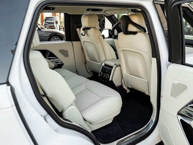 New 2026 Fuji White Land Rover SE image 34