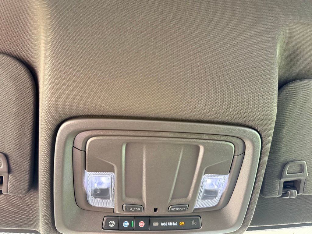 Used 2025 Silver GMC SLT image 25