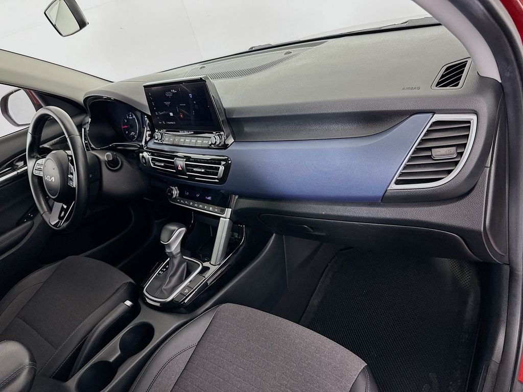 Used 2022 Orange Kia S image 29