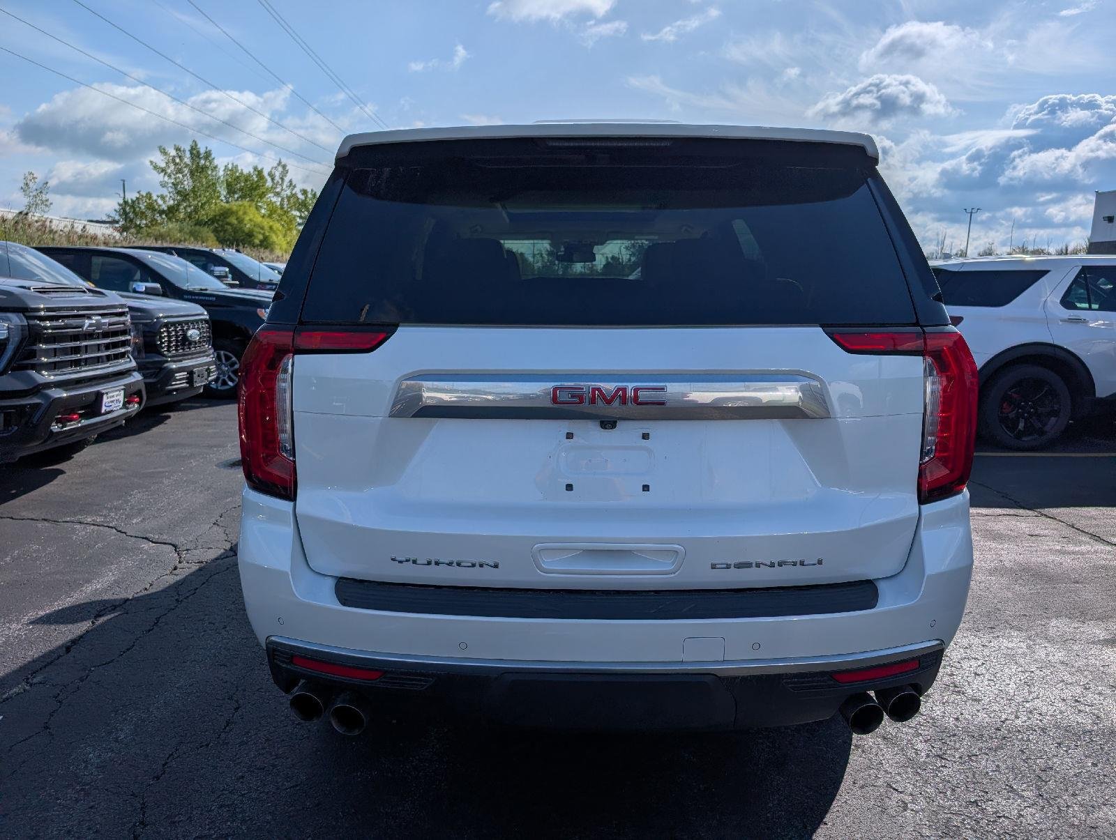Used 2023 White Frost Tricoat GMC Denali image 7