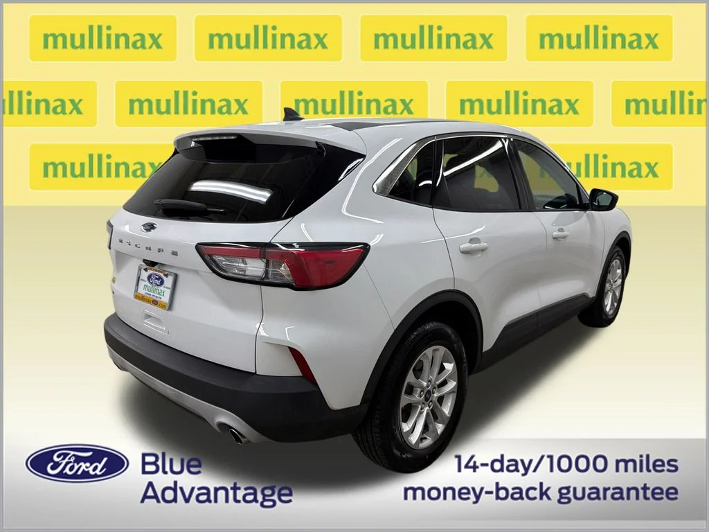Certified Used 2022 White Ford SE image 3