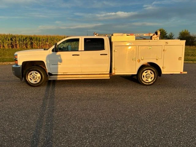 Used 2015 White Chevrolet LT Service Crane Truck image 5
