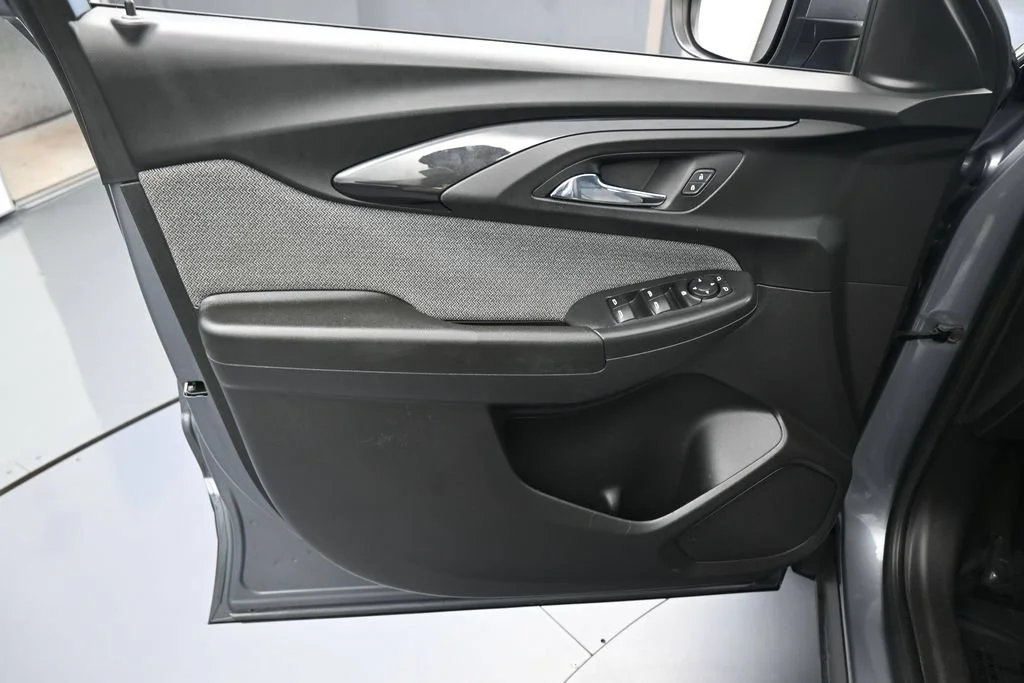 Used 2021 Satin Steel Metallic Chevrolet LT image 13