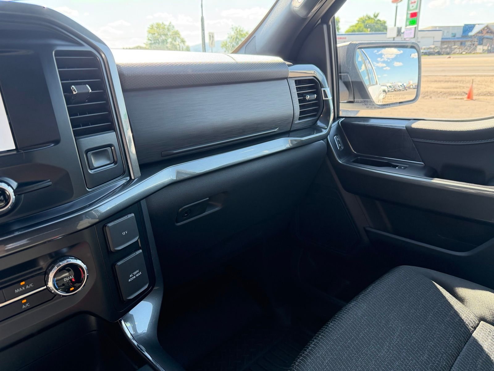 Used 2023 White Ford XLT image 24