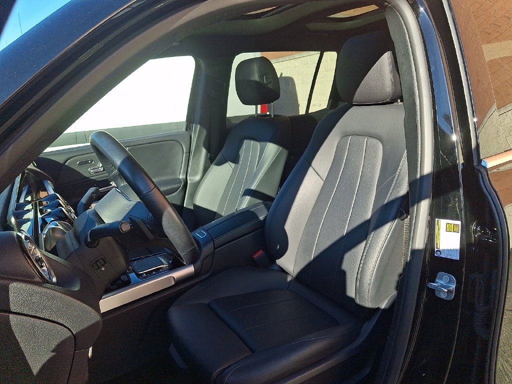 Certified Used 2023  Mercedes-Benz GLB 250 image 13