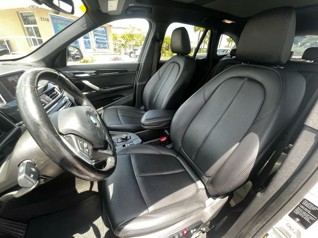 Used 2018  BMW xDrive28i image 15