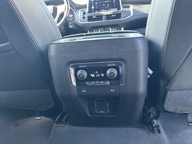 Used 2022 White Chevrolet Z71 image 23