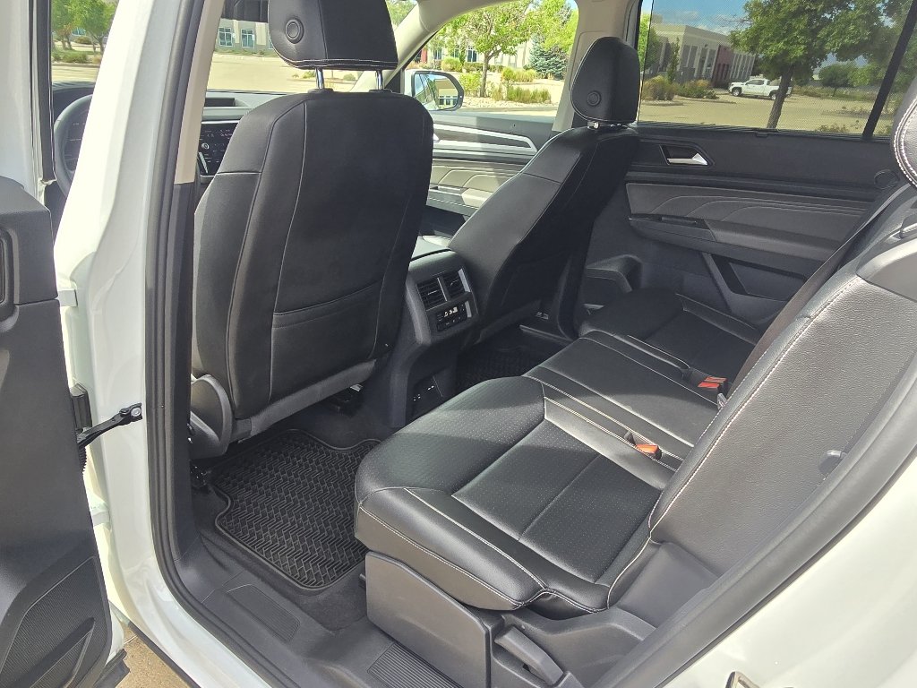 Used 2022 Pure White Volkswagen 3.6L V6 SE w/Technology image 14