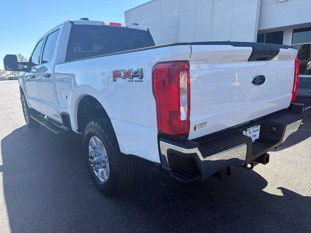 Used 2024 Oxford White Ford XLT image 3