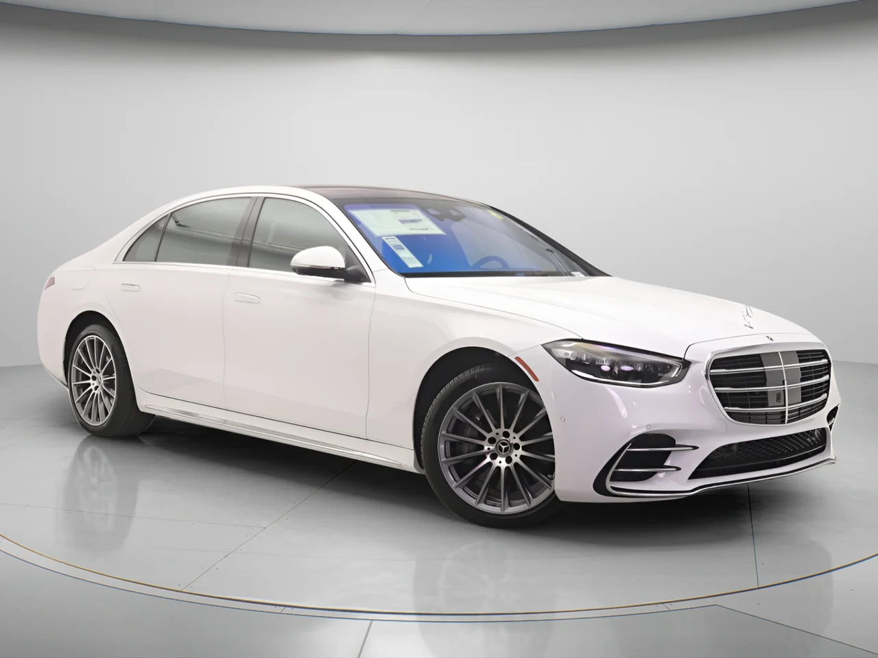 New 2026 MANUFAKTUR Moonlight White Metallic Mercedes-Benz S 580 4MATIC® image 13