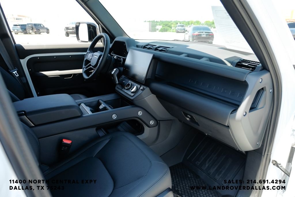 New 2026 Fuji White Land Rover X-Dynamic SE image 12