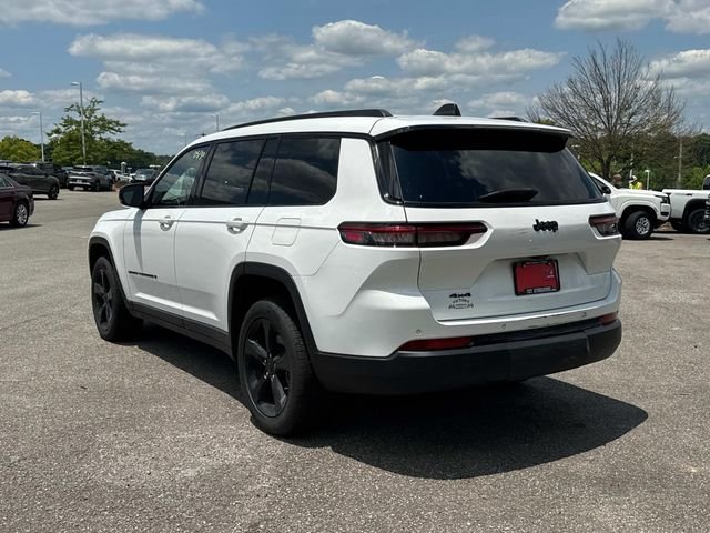 Used 2023 White Jeep Altitude image 7