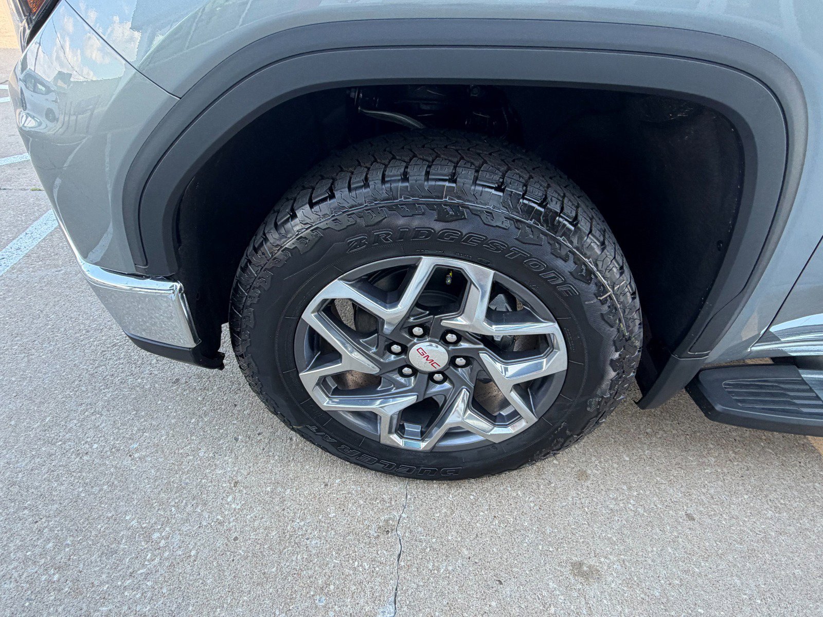 View vehicle photo 4