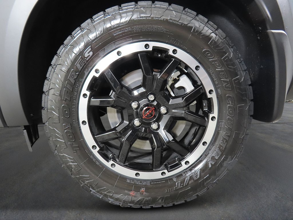 New 2026 Boulder Gray Pearl / Super Black Two-tone Nissan Rock Creek® image 9